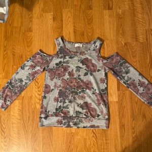 🍒 Floral peep shoulder sweater